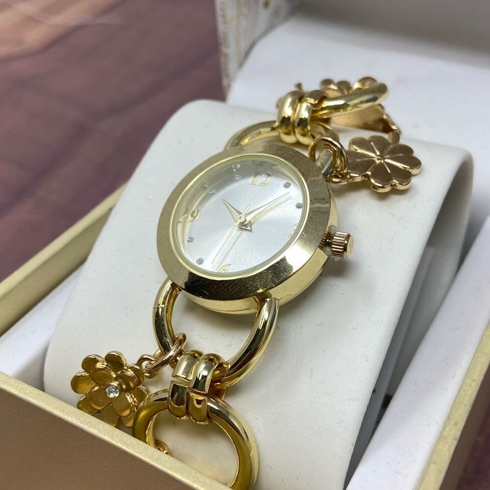 CHARTER CLUB GOLD FLOWER CHARM WATCH R74 - Picture 2 of 4
